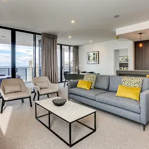 Qube Broadbeach Голд-Кост
